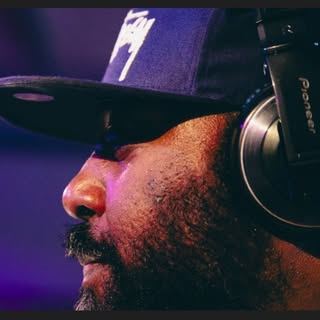 DJ Vhinny